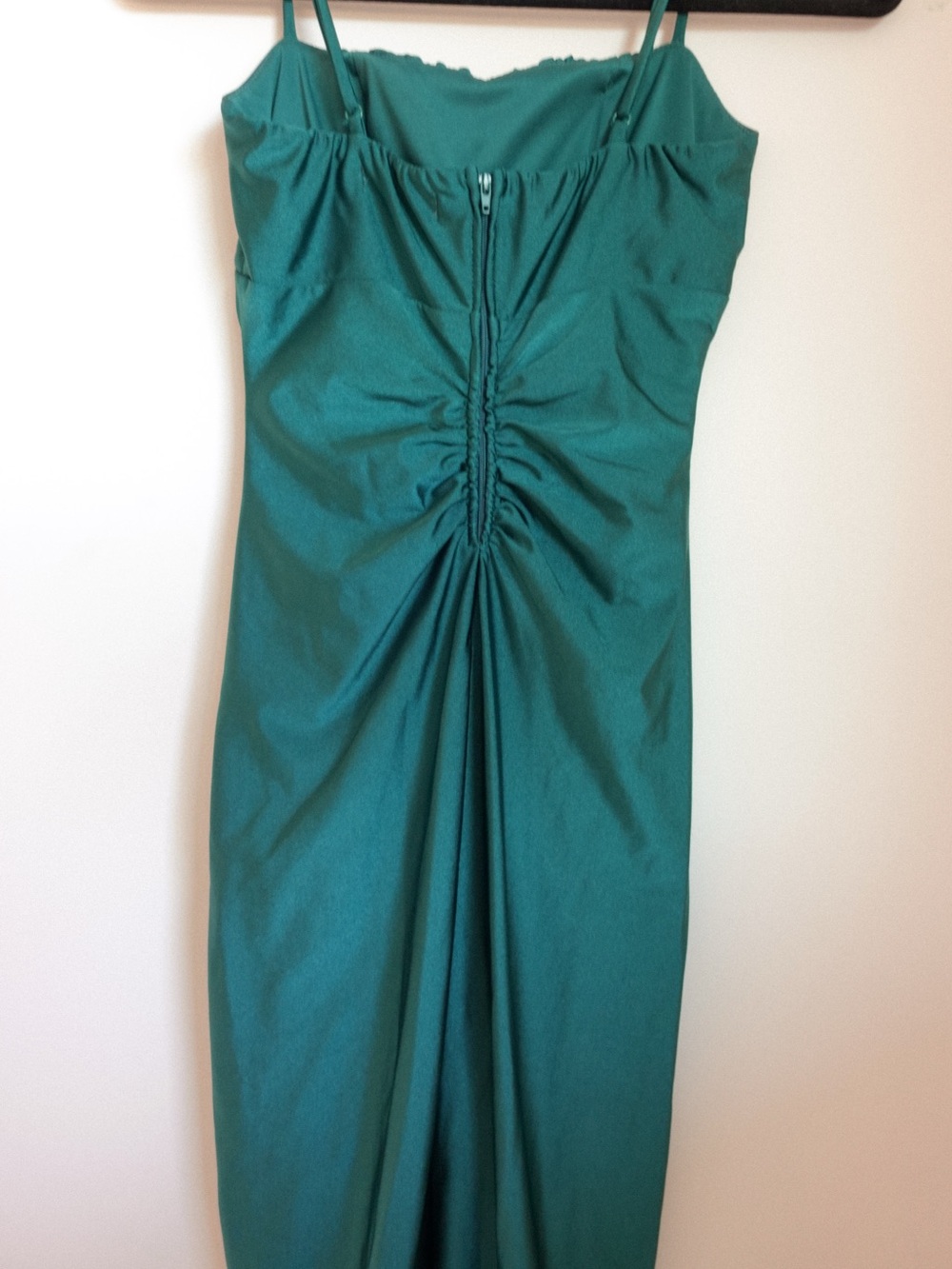 Emerald Ruched Midi Dress - Picture 4 of 5